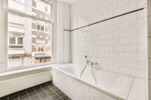 Renew Your Bathroom with Fiberglass Refinishing